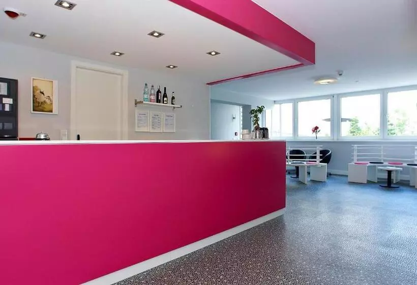 Apartmenthouse Berlin Am Görlitzer Park