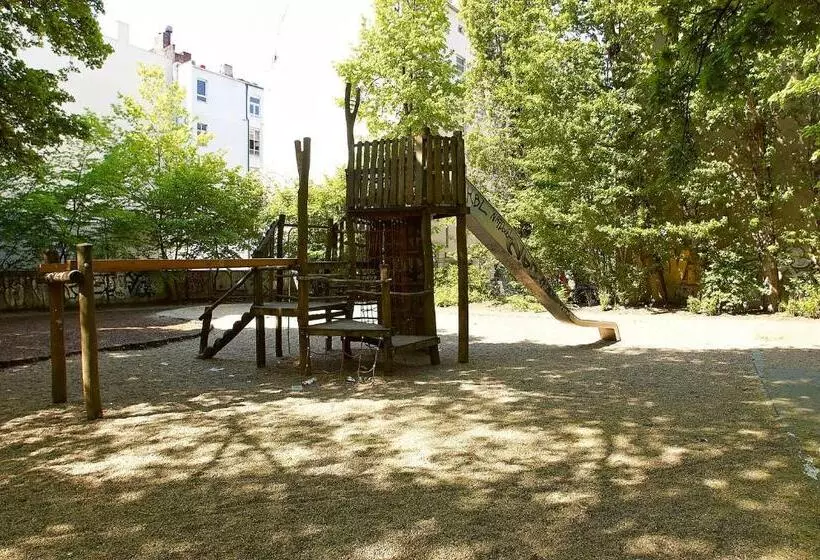 Apartmenthouse Berlin Am Görlitzer Park