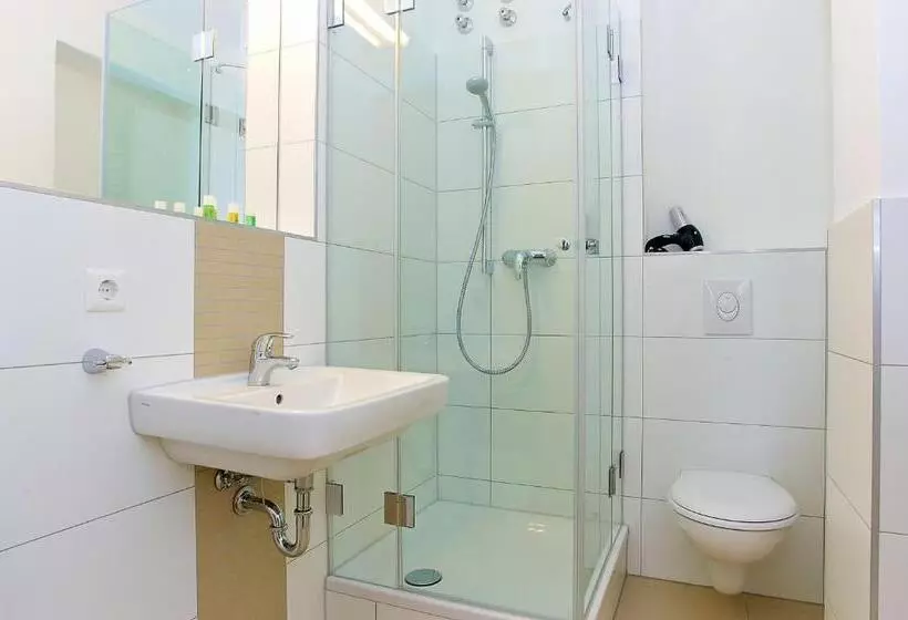 Apartmenthouse Berlin Am Görlitzer Park