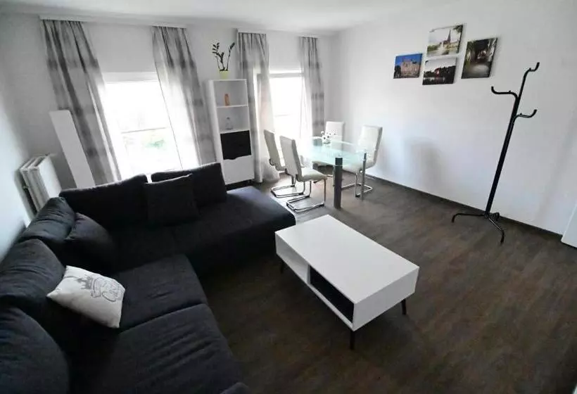 צימר Pension Am Schloss