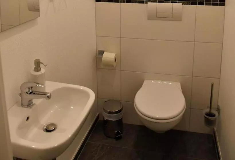 צימר Pension Am Schloss