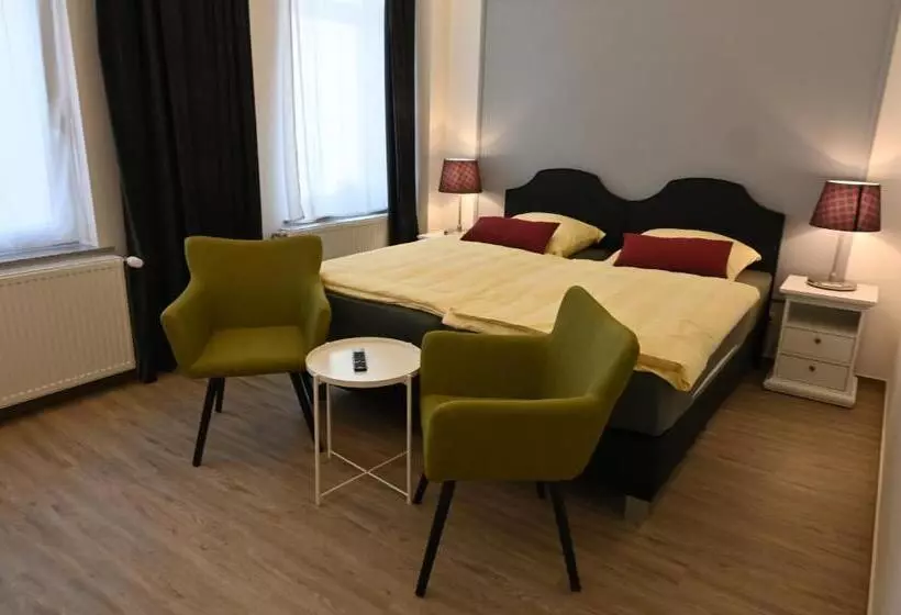 צימר Pension Am Schloss