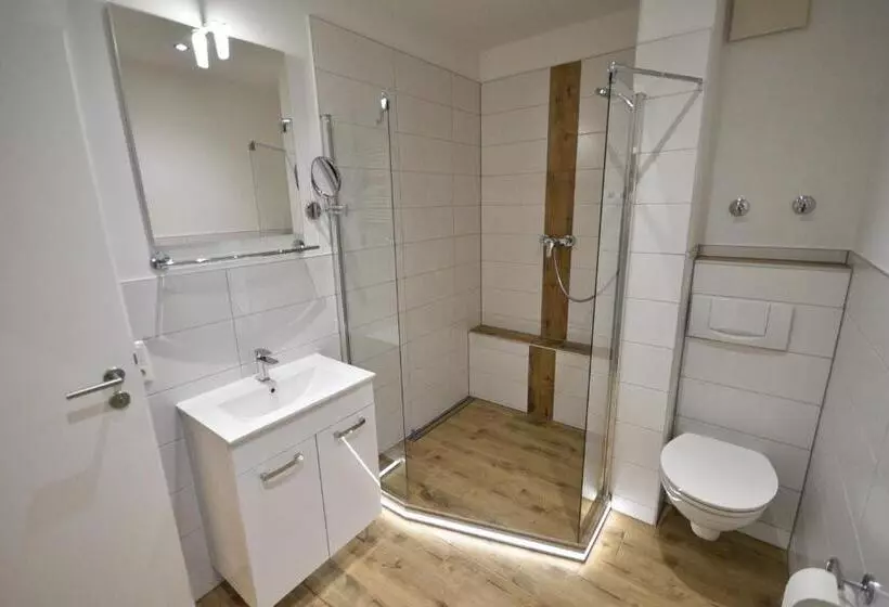 צימר Pension Am Schloss