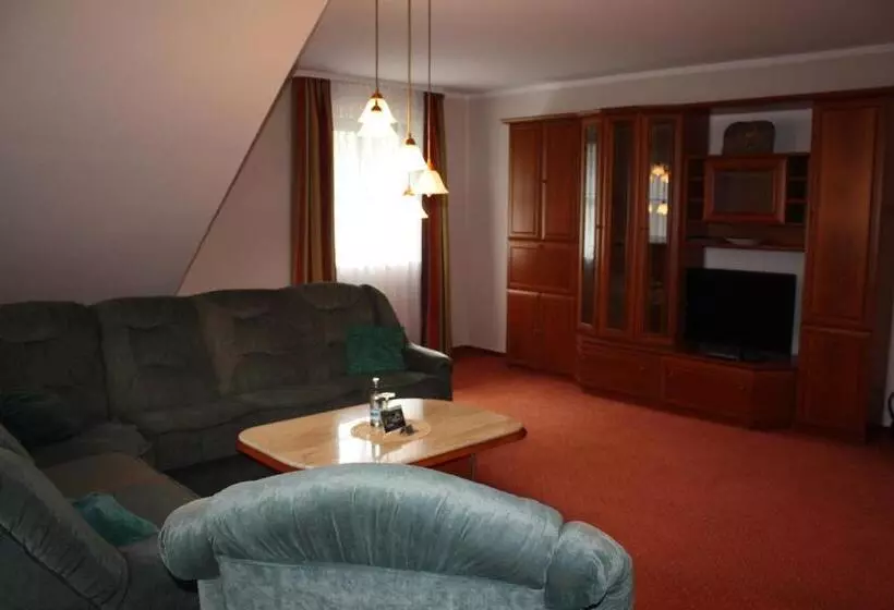 مبيت وإفطار & Restaurant Lenzer Krug