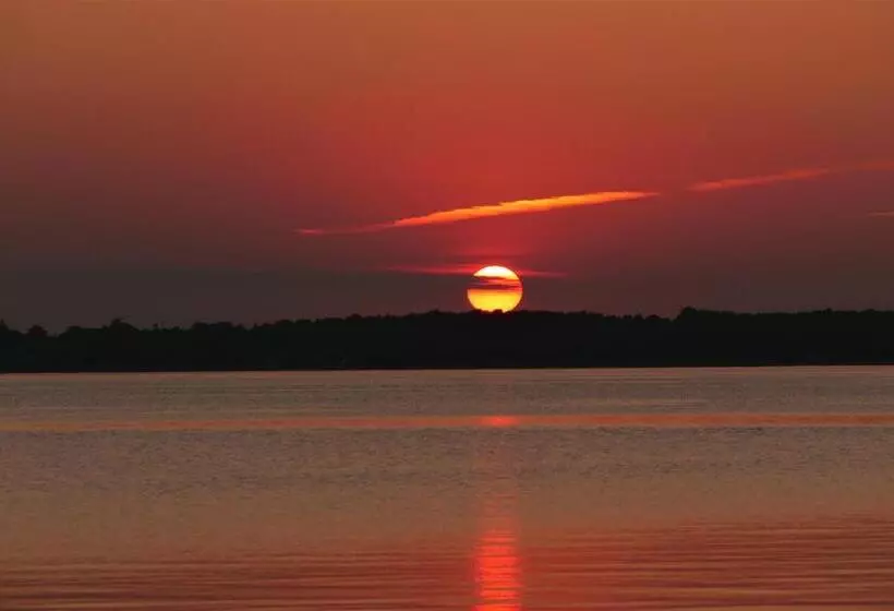 مبيت وإفطار & Restaurant Lenzer Krug