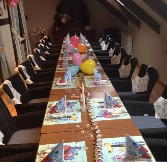 مبيت وإفطار & Restaurant Lenzer Krug