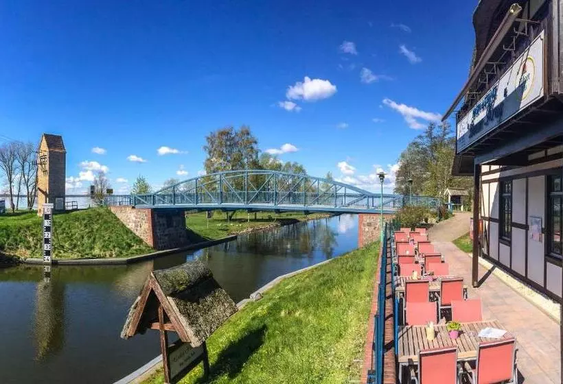 مبيت وإفطار & Restaurant Lenzer Krug