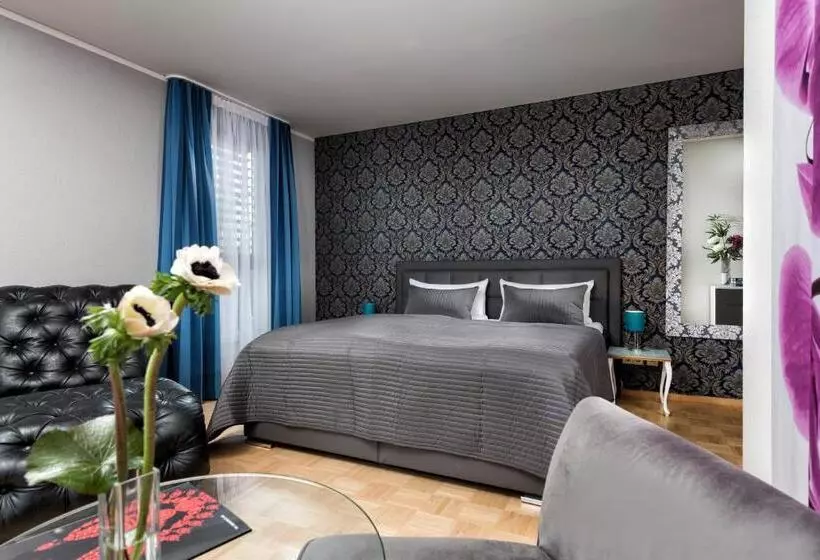 هتل Ambassador Berlin Grünau