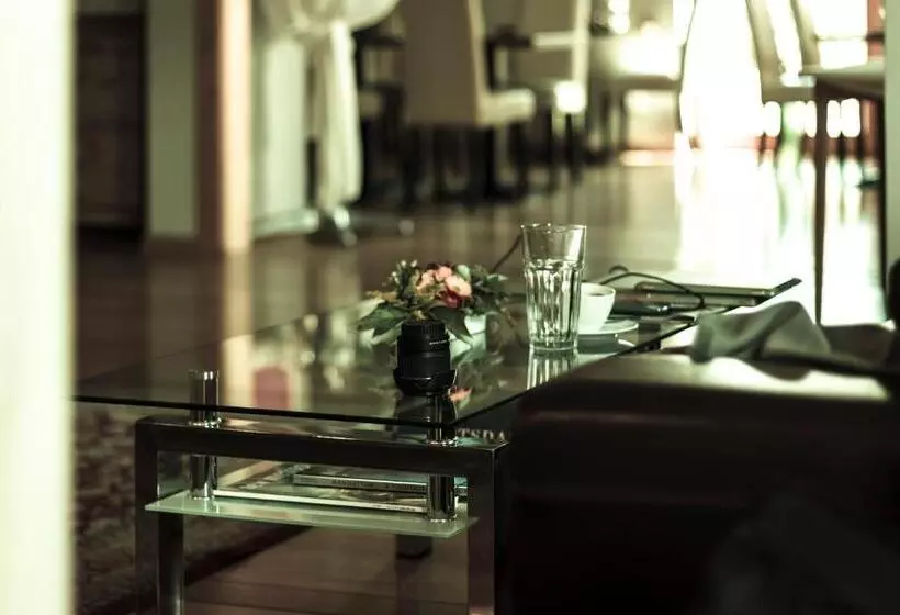 هتل Ambassador Berlin Grünau