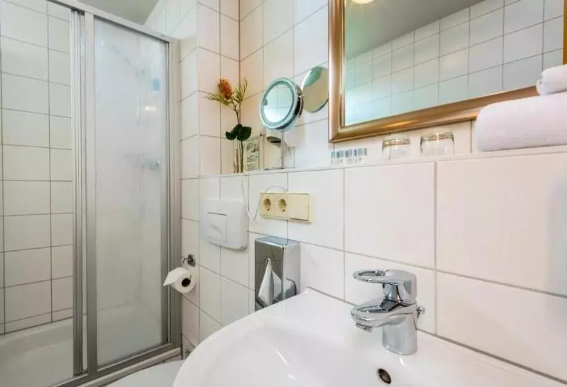 هتل Ambassador Berlin Grünau