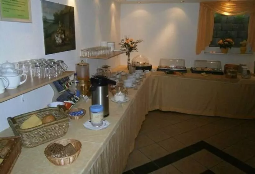 Отель Apartmenthaus Binzer Sterne