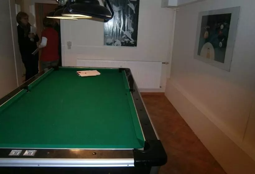 Отель Apartmenthaus Binzer Sterne