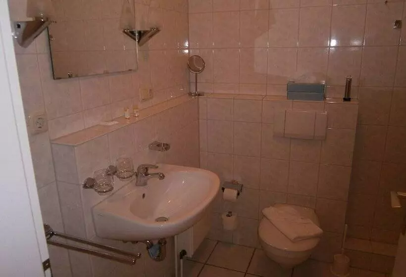 Отель Apartmenthaus Binzer Sterne