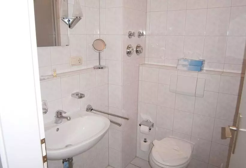 Отель Apartmenthaus Binzer Sterne