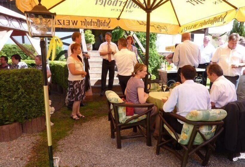 فندق Restaurant Am Berg