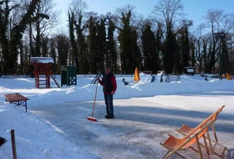 ホテル Restaurant Am Berg