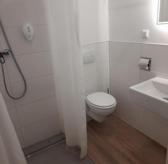 Отель T3 Budget Berlin Hennigsdorf