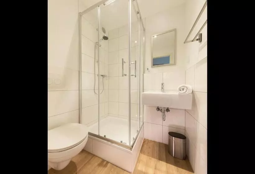 فندق T3 Budget Berlin Hennigsdorf