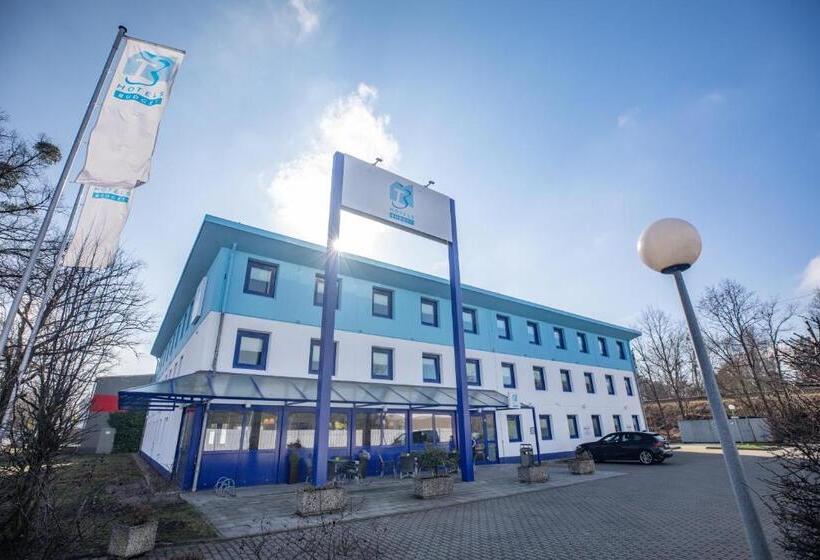 Отель T3 Budget Berlin Hennigsdorf