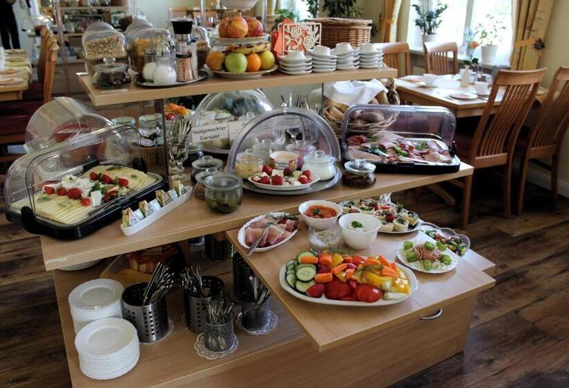 ホテル The Avalon