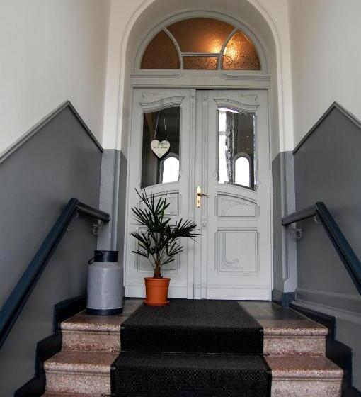 ホテル The Avalon