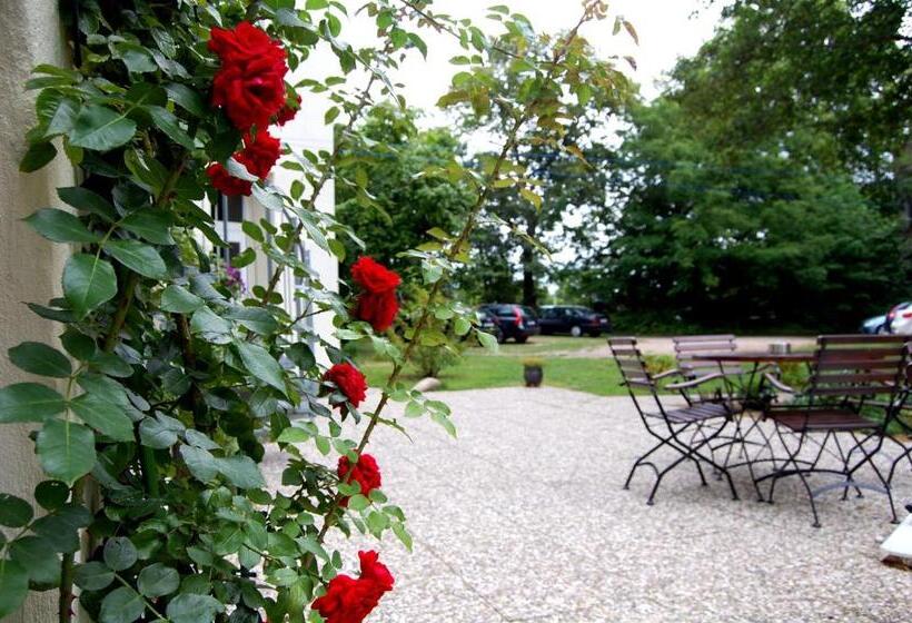 ホテル The Avalon