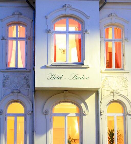 ホテル The Avalon