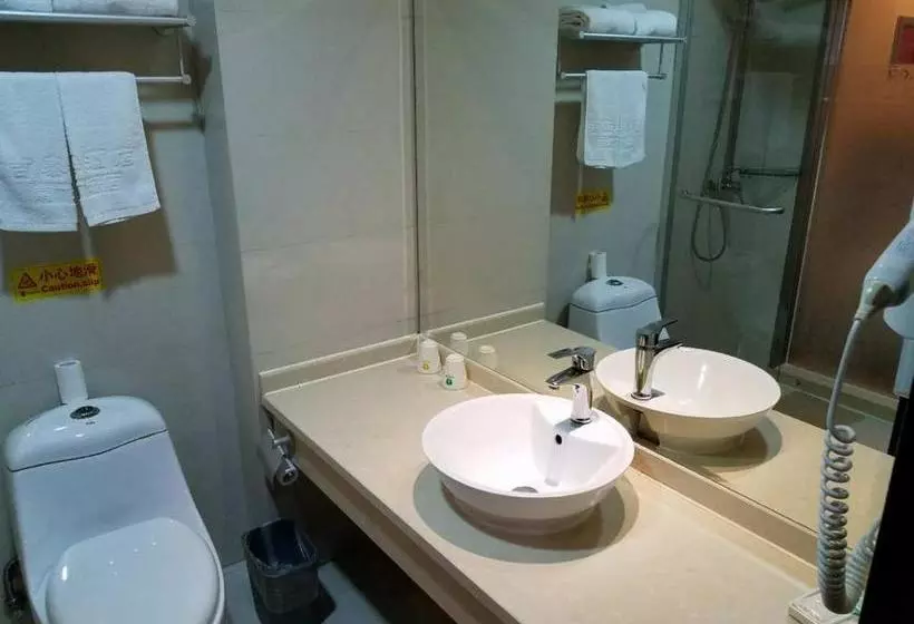 هتل Jitai   Shanghai Train Station South Square