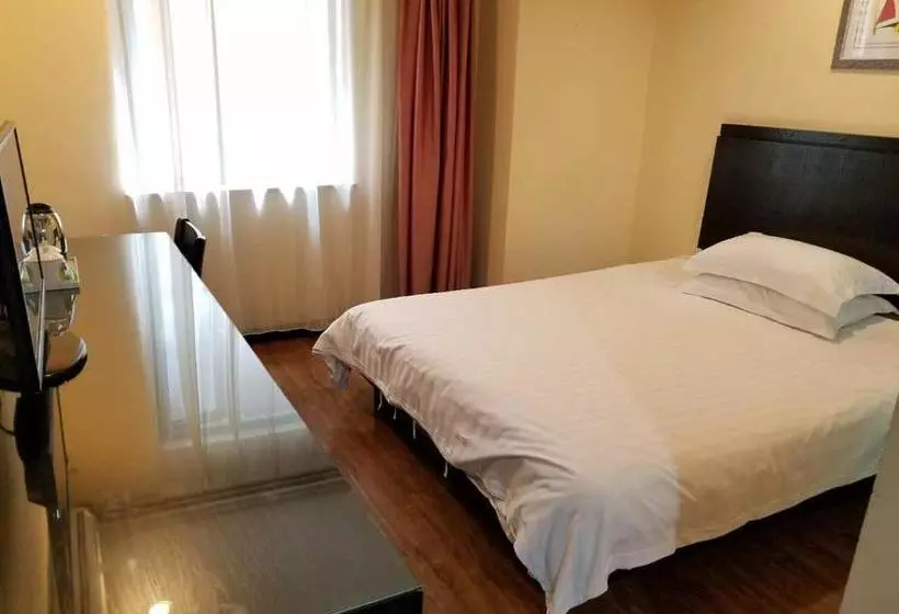 هتل Jitai   Shanghai Train Station South Square