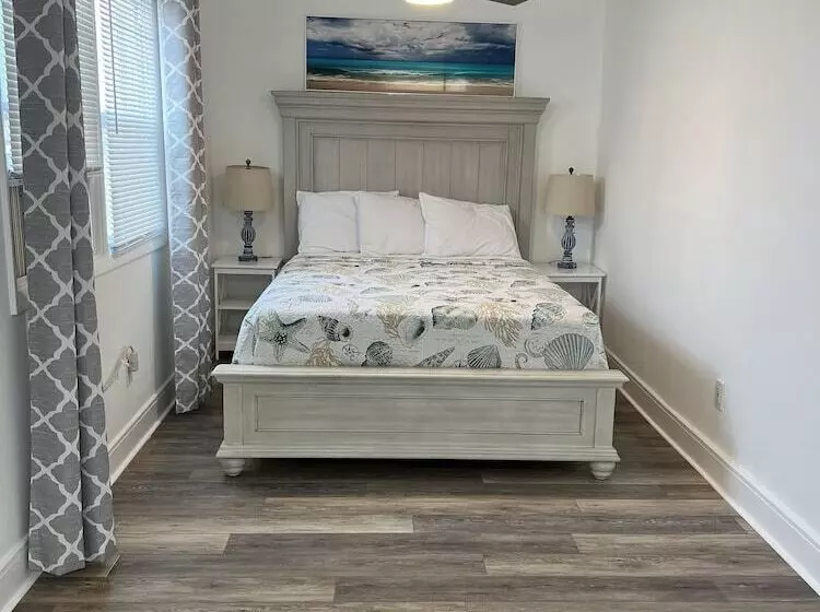 Crystal Sands Apartments