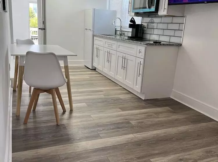 Crystal Sands Apartments