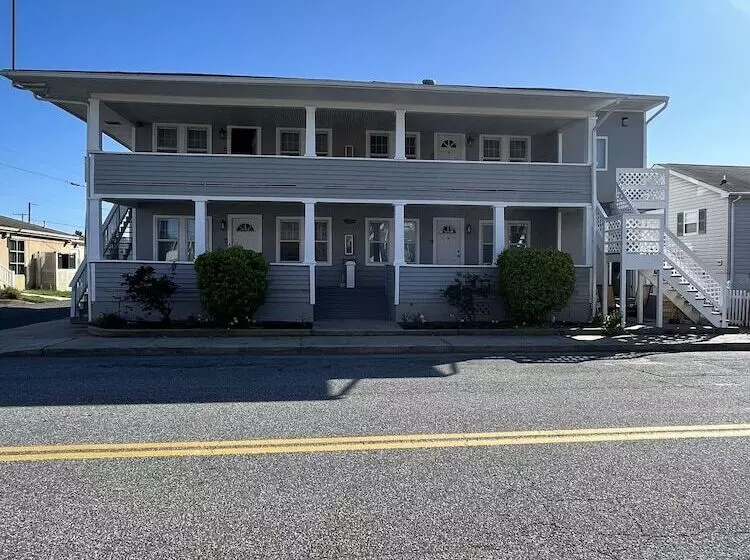 Crystal Sands Apartments