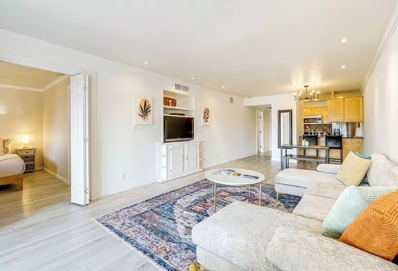 Walk To Old Town Scottsdale