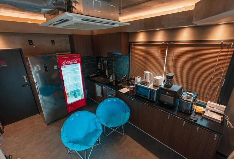 تختخواب و صبحانه Big K House