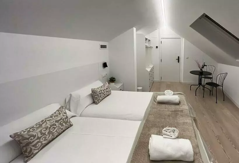 پانسیون Hostel Charino