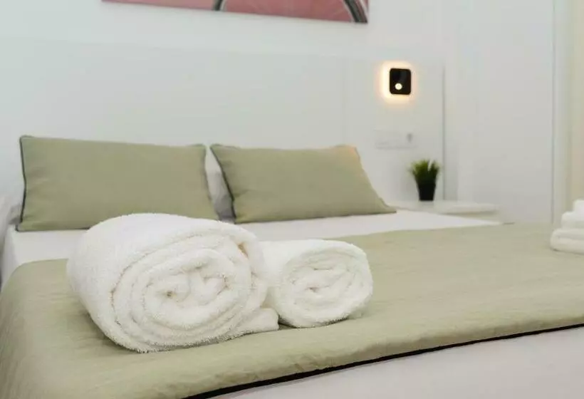 پانسیون Hostel Charino