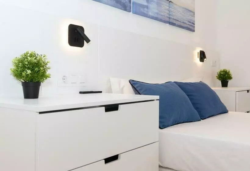 پانسیون Hostel Charino