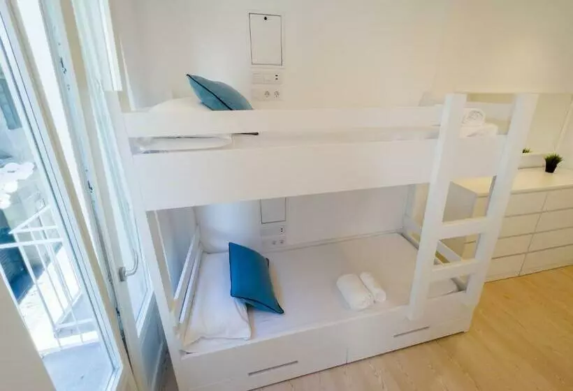 پانسیون Hostel Charino