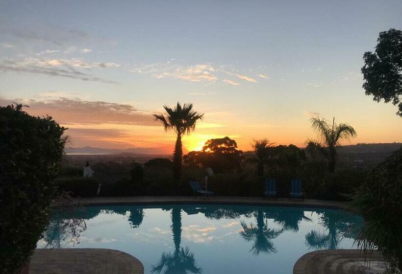 펜션 Innisfree Manor