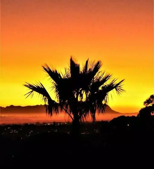 پانسیون Innisfree Manor