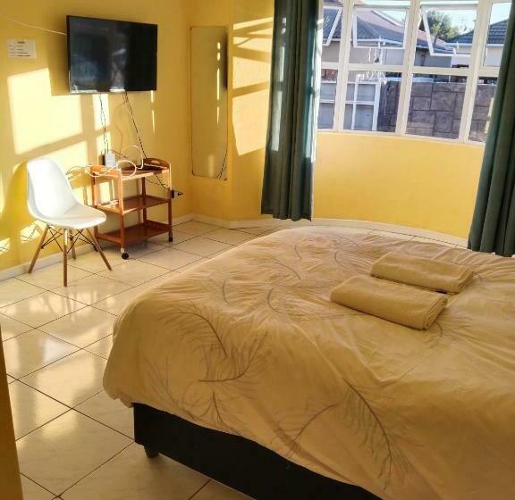 پانسیون Jacmo Guest House