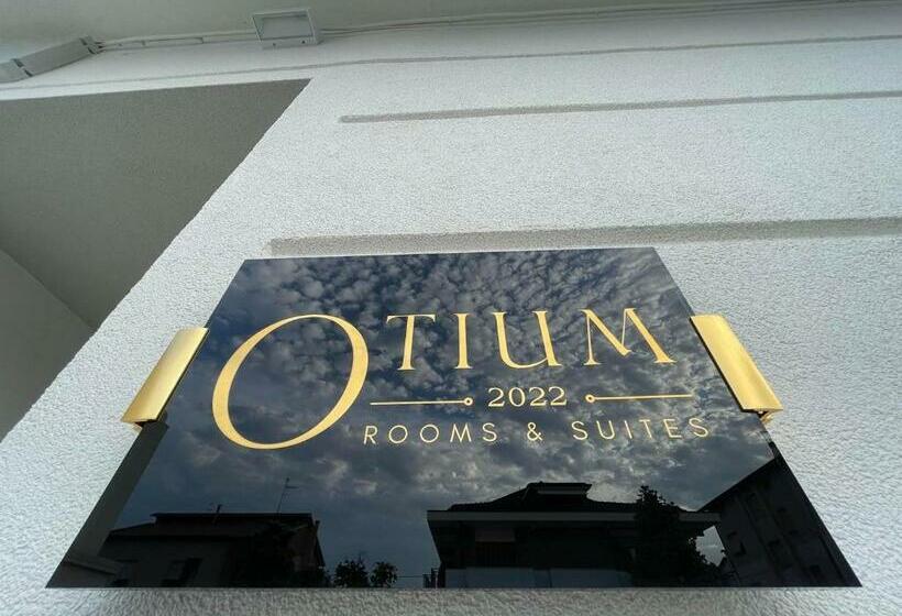 ペンション Otium Rooms / Camere E Appartamenti