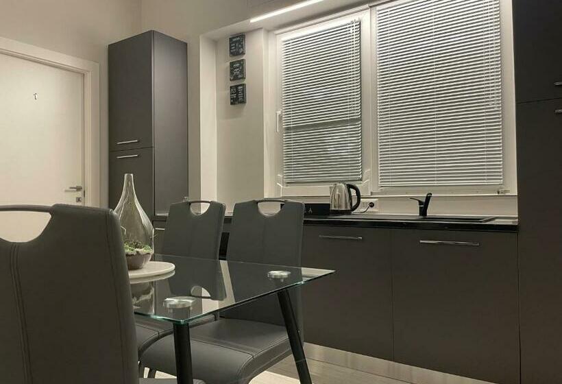 ペンション Otium Rooms / Camere E Appartamenti