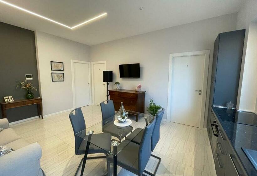 ペンション Otium Rooms / Camere E Appartamenti