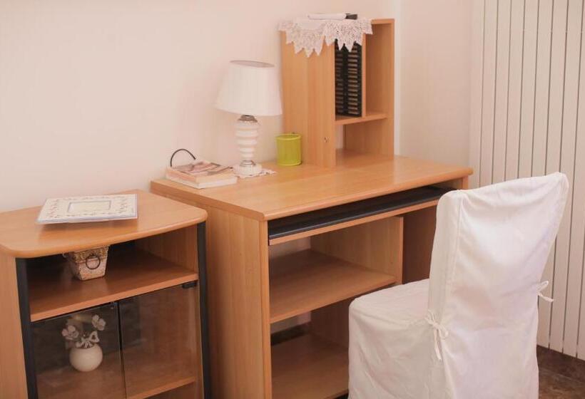 تختخواب و صبحانه L Arte Di Venere Suite