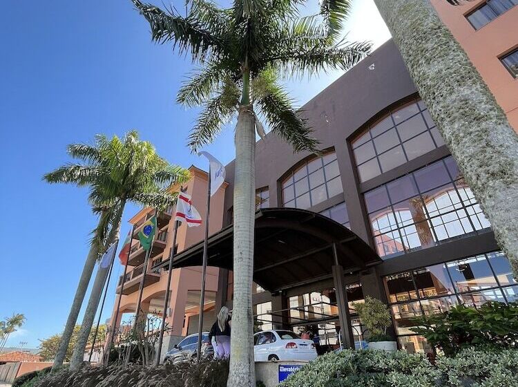 בית מלון כפרי Jurerê Beach Village