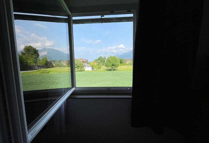 膳宿费 Rosental Apartments Self Check In