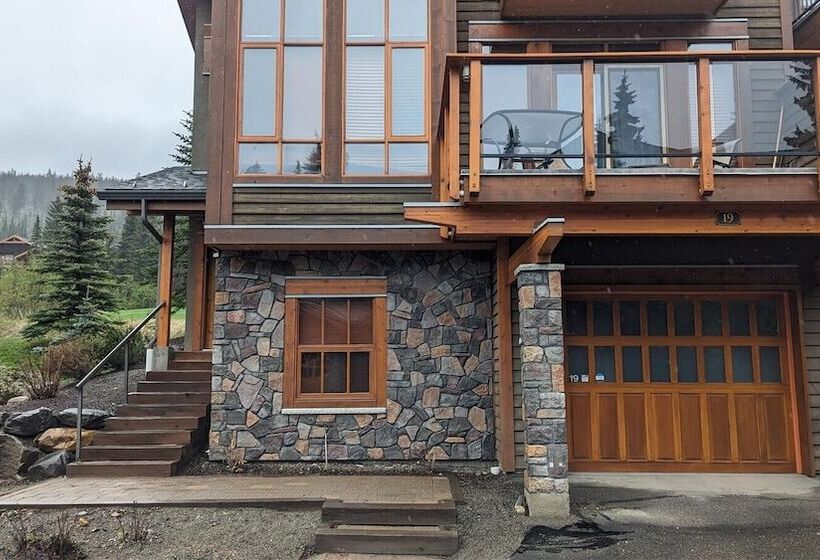 Woodhaven #19 By Bear Country