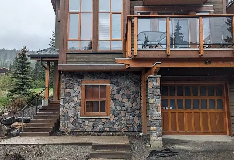 Woodhaven #19 By Bear Country