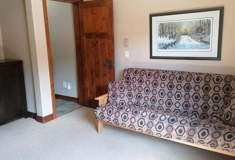 Woodhaven #19 By Bear Country